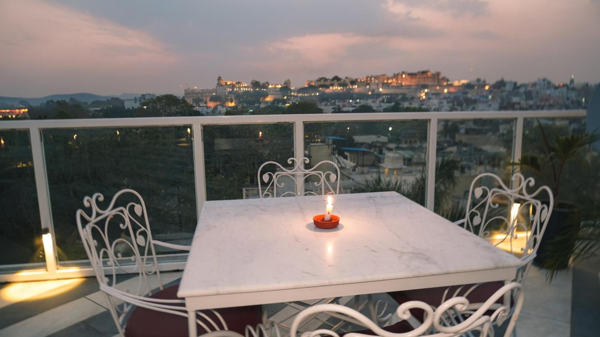 Hotel Naren Villa Udaipur Extérieur photo