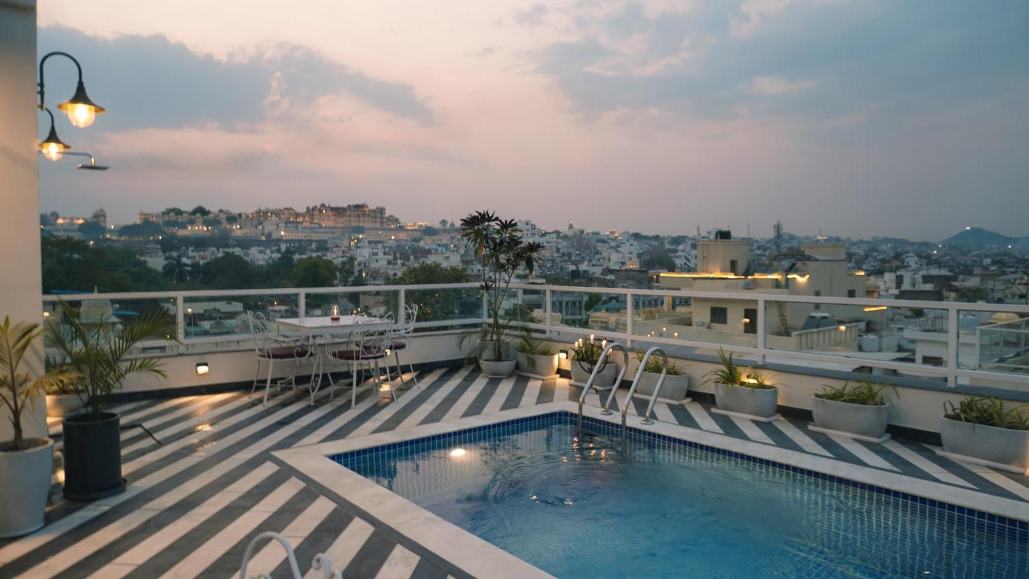 Hotel Naren Villa Udaipur Extérieur photo